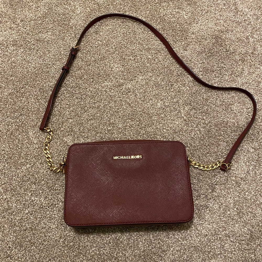 Michael Kors Jet Set Crossbody Maroon
